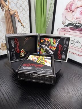 Ed Hardy Men's Leather Wallet And Tray Set